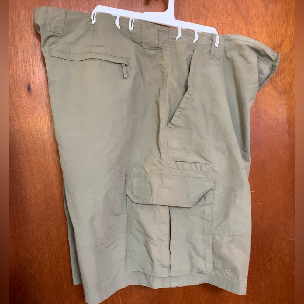 Men’s Faded Glory shorts. Size 46. Khaki color cargo shorts.